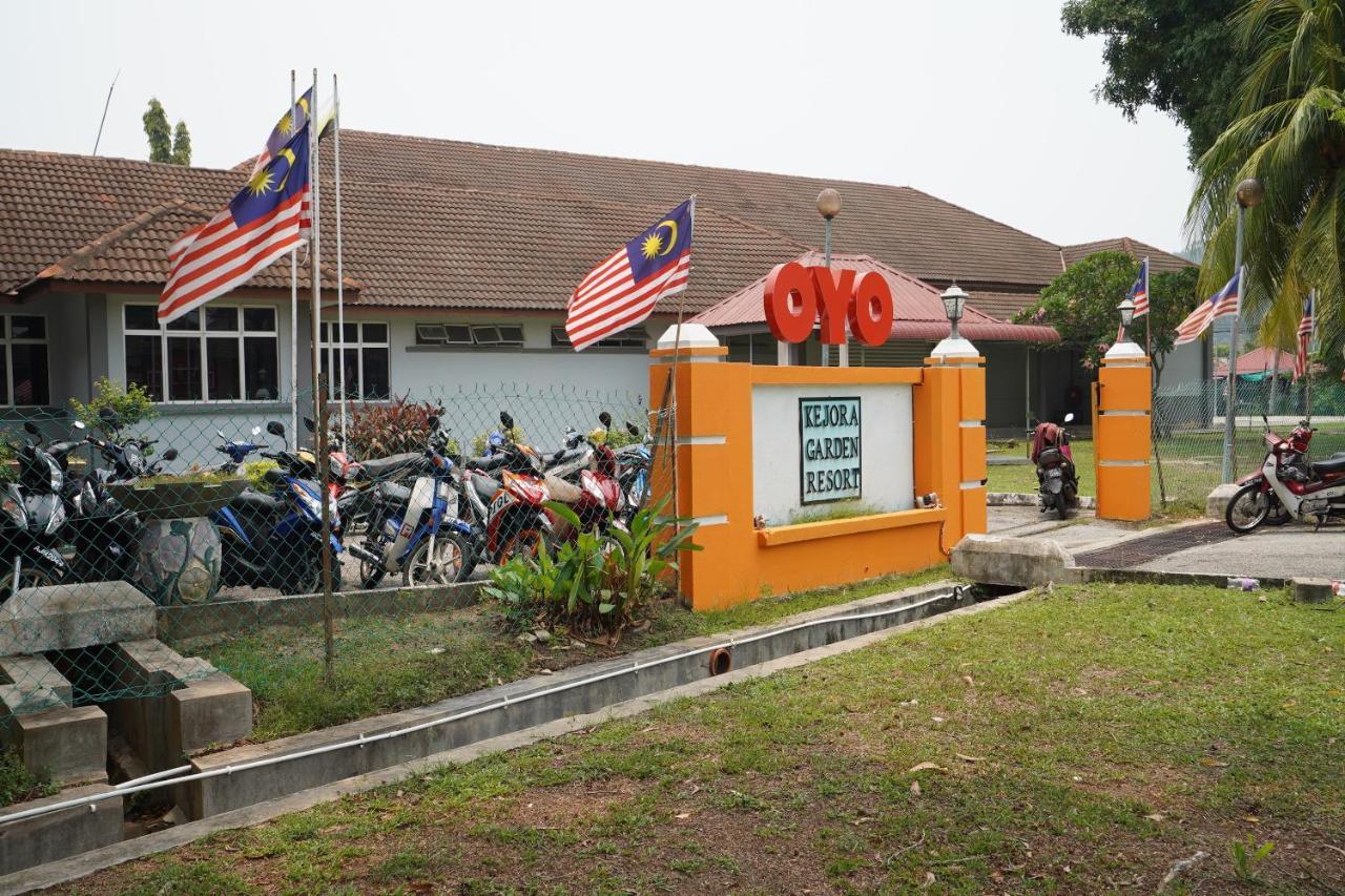 OYO 44020 Kejora Garden Resort Kampong Pasir Bogak Eksteriør bilde