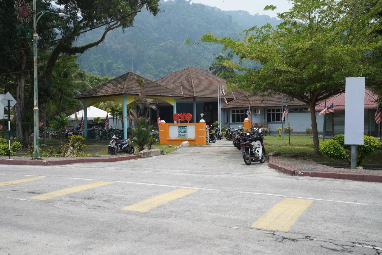OYO 44020 Kejora Garden Resort Kampong Pasir Bogak Eksteriør bilde