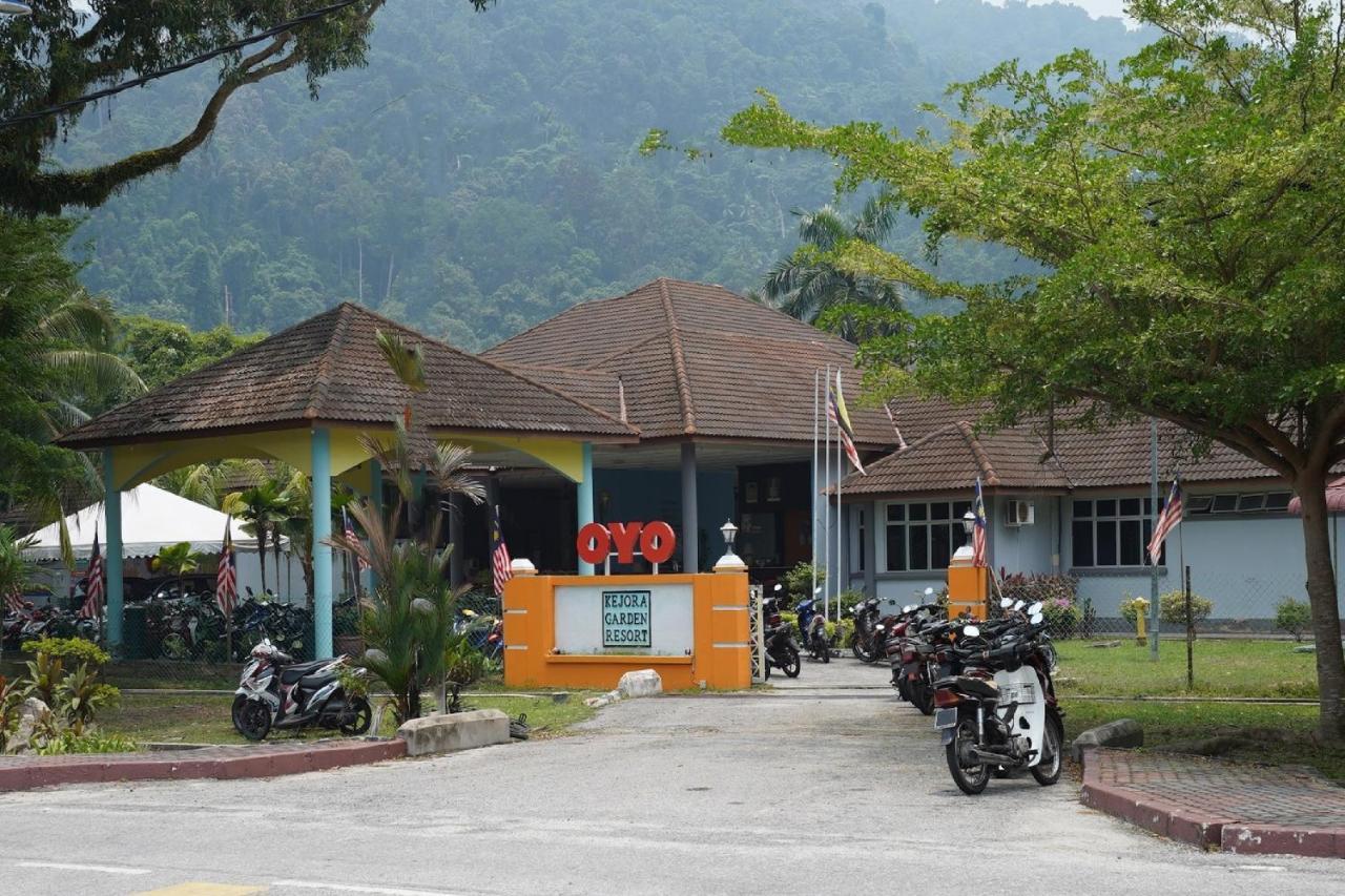 OYO 44020 Kejora Garden Resort Kampong Pasir Bogak Eksteriør bilde